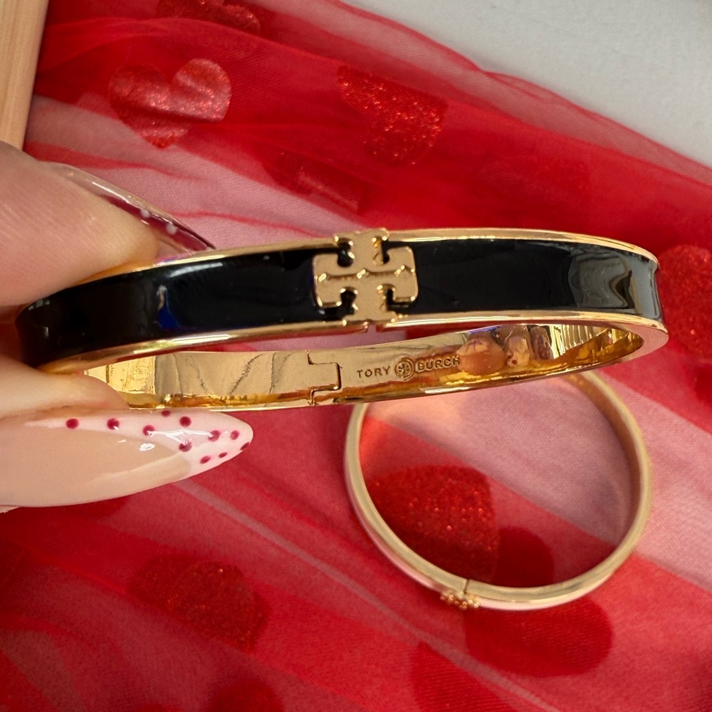Tory Burch Black Enamel Logo Hinge Bangle Bracelet - Gold Accent